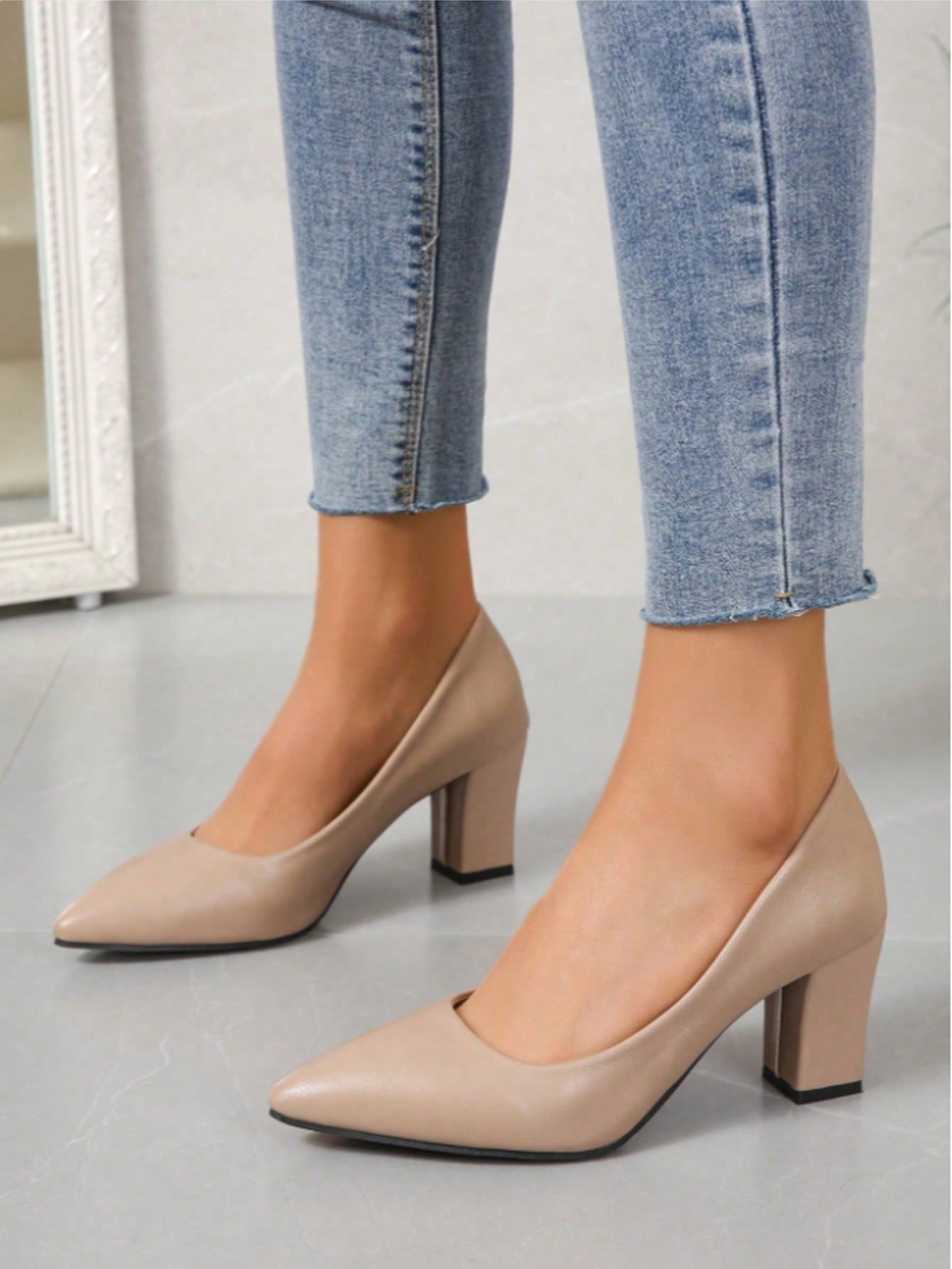 Elegante, sexy Damen-Pumps mit – Court Heel Pointed Bewertung und Preis